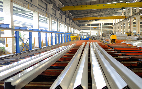 佛山市现代铜铝型材厂与我司签订一台2750吨在线淬火装置